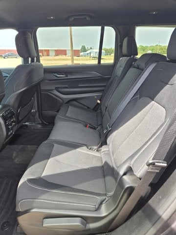 2024 Jeep Grand Cherokee L Laredo 4x4