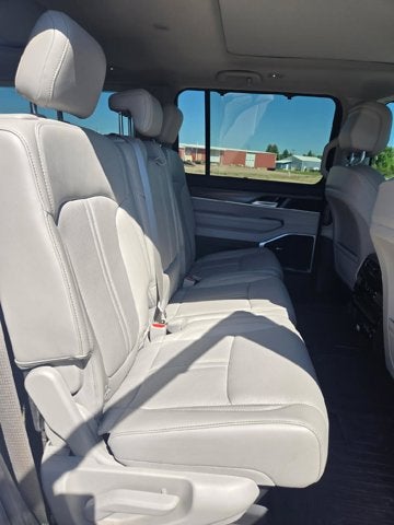 2024 Jeep Wagoneer L Series III 4x4