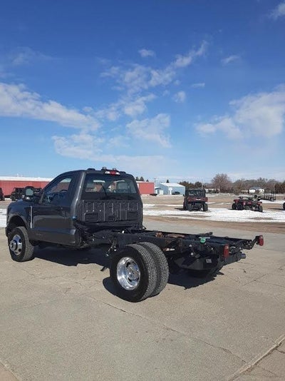 2023 Ford F-350 Chassis DRW