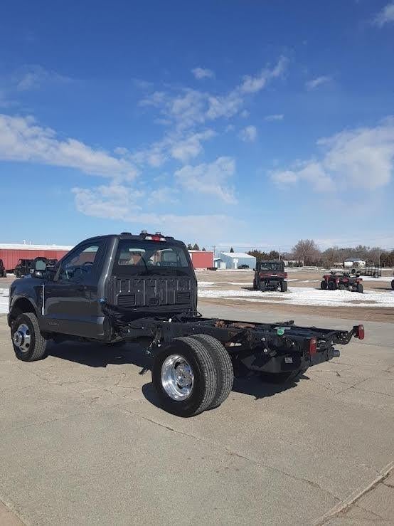 2023 Ford F-350 Chassis DRW