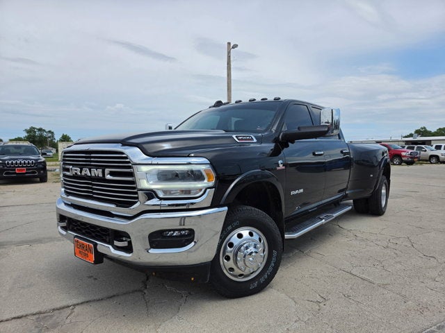 2021 RAM 3500 Laramie Crew Cab 4x4 8' Box