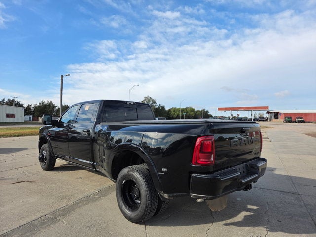 2025 RAM 3500 Limited Crew Cab 4x4 8' Box